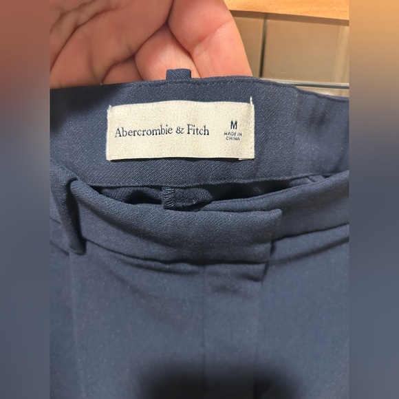 Abercrombie&Fitch Sloane Tailored Navy Shorts , size M - Picture 5 of 7